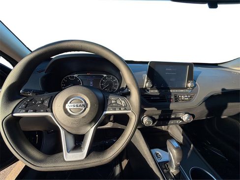 Used 2022 Nissan Altima 2.5 SV image 29