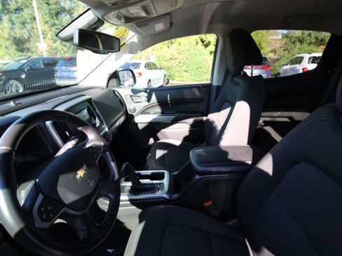 Used 2017 Chevrolet Colorado LT w/ LT Convenience Package RWD image 10