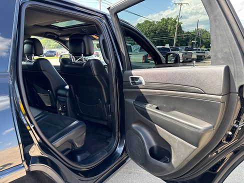 Used 2019 Jeep Grand Cherokee Altitude AWD/4WD image 47