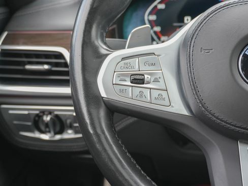 Certified 2022 BMW M760i xDrive w/ Luxury Rear Seating Package image 19