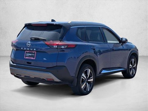 Used 2023 Nissan Rogue SL w/ SL Premium Package FWD image 5
