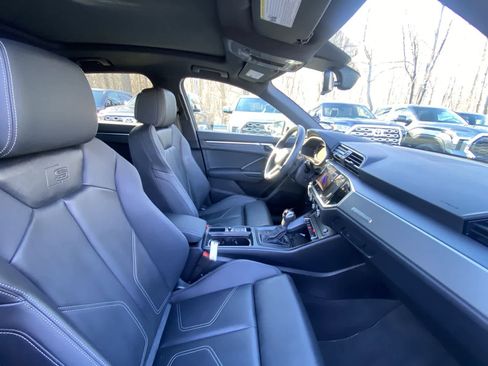 Used 2024 Audi Q3 2.0T Premium image 24