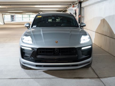 Certified 2023 Porsche Macan AWD/4WD image 6