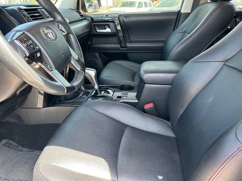 Used 2018 Toyota 4Runner TRD Off-Road Premium AWD/4WD image 11