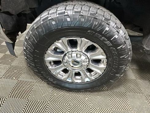 Used 2017 Ford F250 XLT w/ XLT Premium Package AWD/4WD image 10