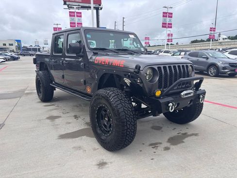 Used 2021 Jeep Gladiator Sport AWD/4WD image 4