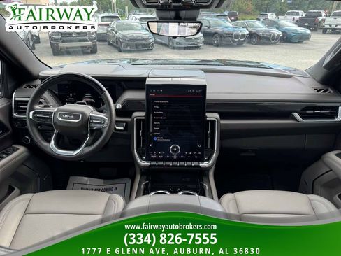 Used 2026 GMC Yukon Elevation w/ Elevation Premium Package AWD/4WD image 15