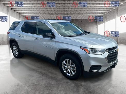 Used 2019 Chevrolet Traverse LS AWD/4WD image 3