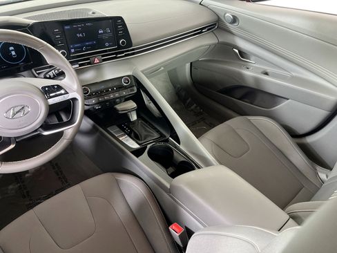 Used 2022 Hyundai Elantra SEL w/ Convenience + Premium Package FWD image 23