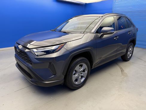 Used 2024 Toyota RAV4 XLE w/ Convenience Package AWD/4WD image 4