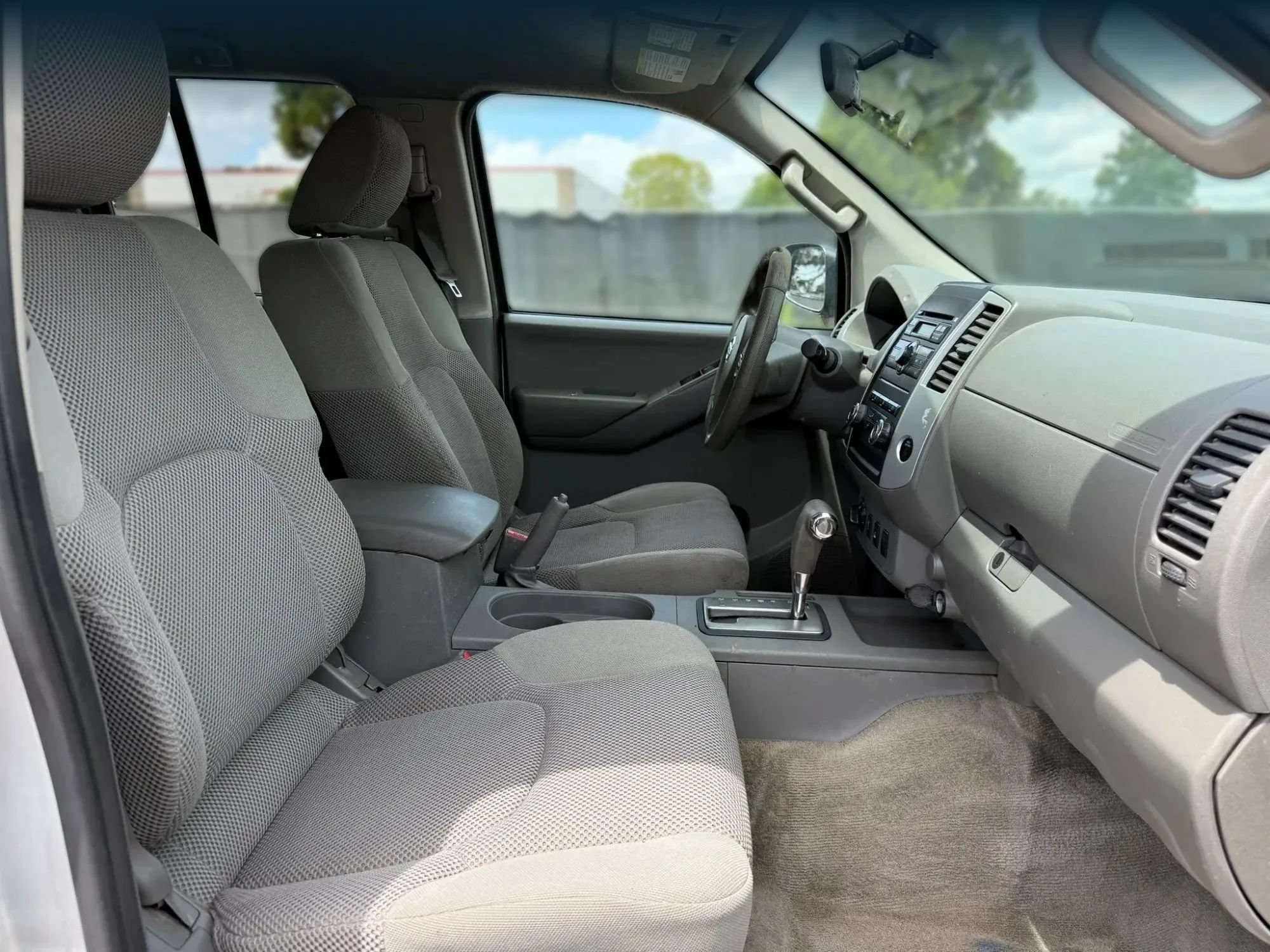 Used 2012 Nissan Frontier SV AWD/4WD image 18