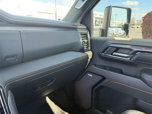 Used 2024 GMC Sierra 2500 AT4 w/ AT4 Preferred Package image 27