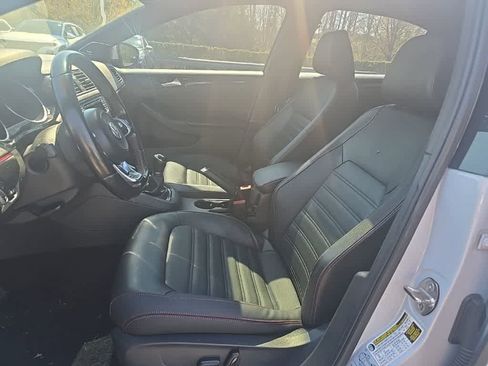 Used 2017 Volkswagen Jetta GLI image 13