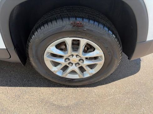 Used 2021 Chevrolet Traverse LS AWD/4WD image 44