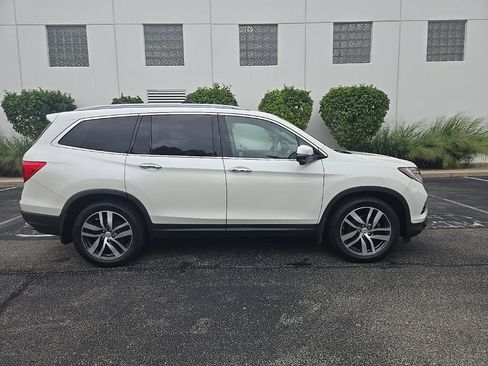 Used 2017 Honda Pilot Touring image 9