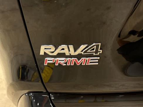 Used 2021 Toyota RAV4 SE w/ Weather & Moonroof Package AWD/4WD image 25