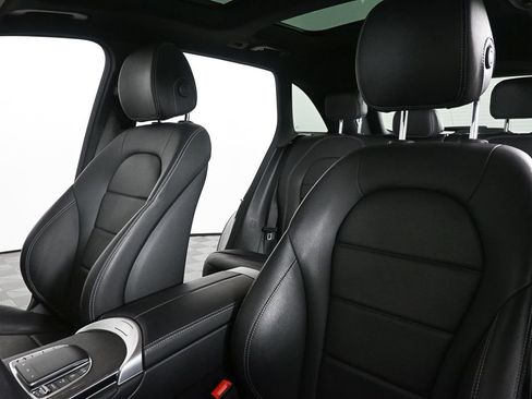 Used 2022 Mercedes-Benz GLC 300 4MATIC image 5