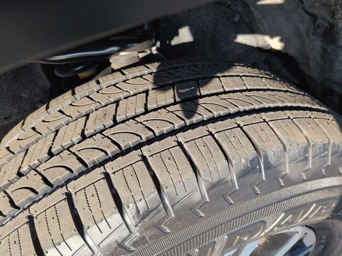 Used 2021 Toyota Tacoma TRD Off-Road image 28