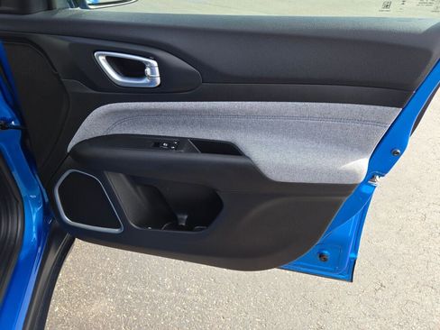 Used 2025 Jeep Compass Latitude w/ Convenience Group image 6