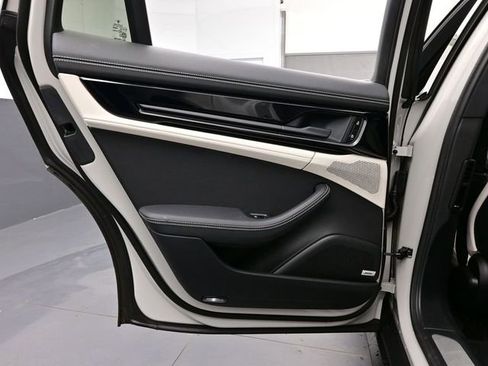 Certified 2025 Porsche Panamera 4 AWD/4WD image 13