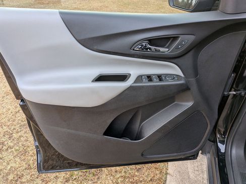 Used 2024 Chevrolet Equinox LS w/ Midnight Edition image 11