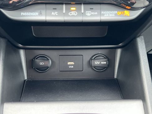 Used 2023 Hyundai Kona SEL image 7