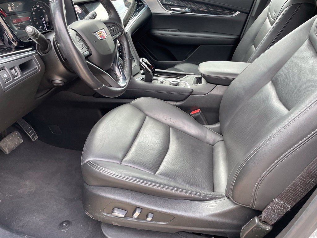 Used 2024 Cadillac XT6 Premium Luxury FWD image 9