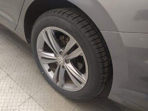 Used 2019 Volkswagen Jetta R-Line FWD image 31