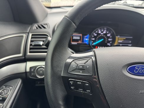Used 2017 Ford Explorer XLT w/ Equipment Group 202A image 23