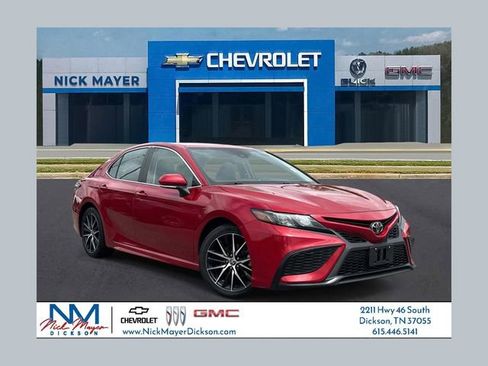 Used 2023 Toyota Camry SE FWD image 1