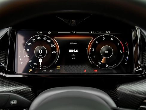 Used 2025 Aston Martin Vanquish image 6