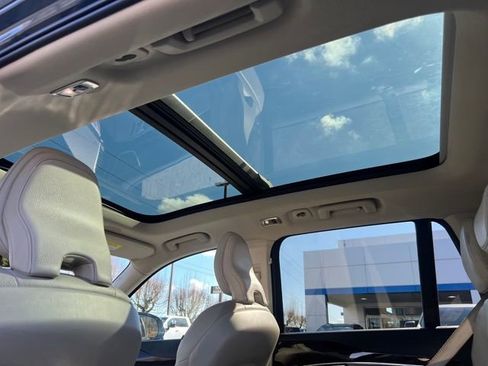 Used 2019 Volvo XC90 T6 Momentum w/ Advanced Package image 14