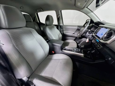 Used 2021 Toyota Tacoma SR5 RWD image 29