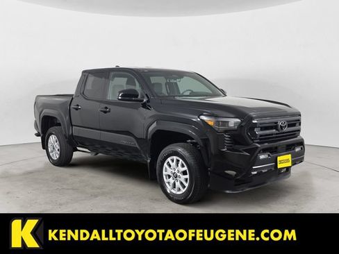 Certified 2025 Toyota Tacoma SR5 AWD/4WD image 3