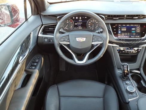 Used 2024 Cadillac XT6 Premium Luxury w/ Technology Package AWD/4WD image 17