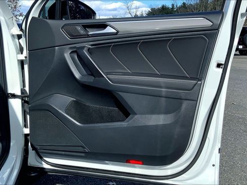 Used 2024 Volkswagen Tiguan SE R-Line image 21