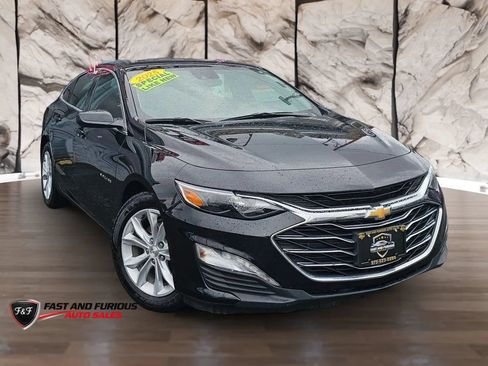 Used 2025 Chevrolet Malibu LT FWD image 1
