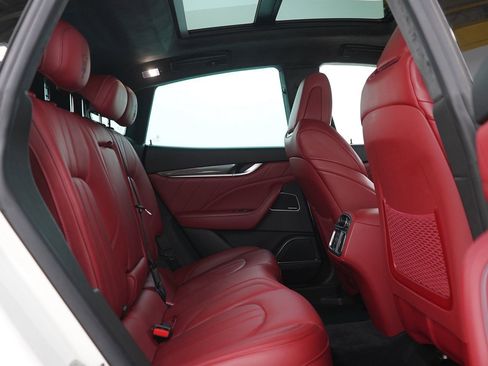 Used 2019 Maserati Levante GTS AWD/4WD image 8