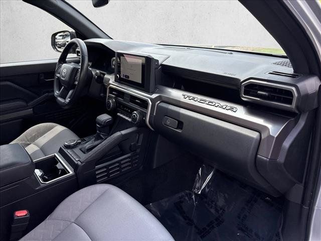 Certified 2024 Toyota Tacoma SR5 AWD/4WD image 27