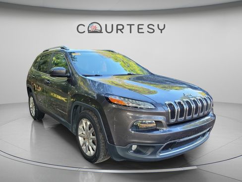 Used 2015 Jeep Cherokee Limited w/ Luxury Group FWD image 23