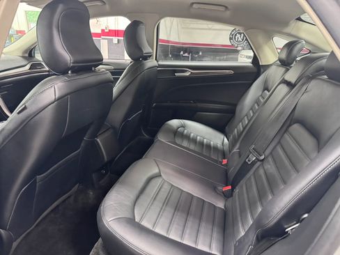 Used 2018 Ford Fusion SE AWD/4WD image 34