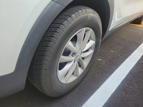 Used 2017 Kia Sorento FWD image 7