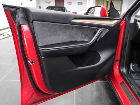 Used 2023 Tesla Model Y Long Range AWD/4WD image 40