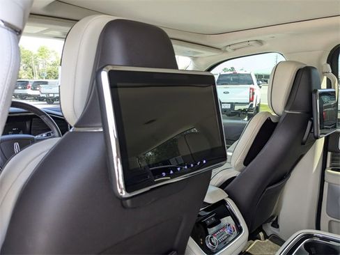 Used 2020 Lincoln Navigator L Black Label w/ Cargo Convenience Package image 15