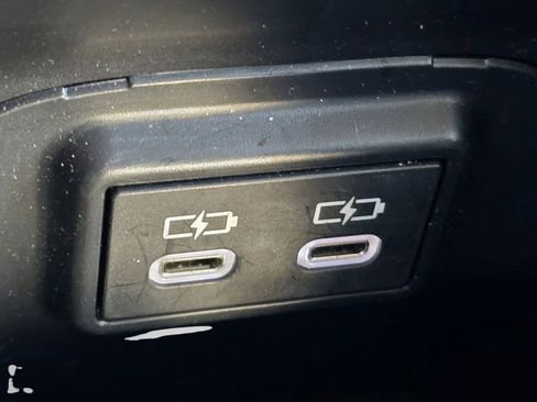 Used 2023 Toyota RAV4 LE image 9