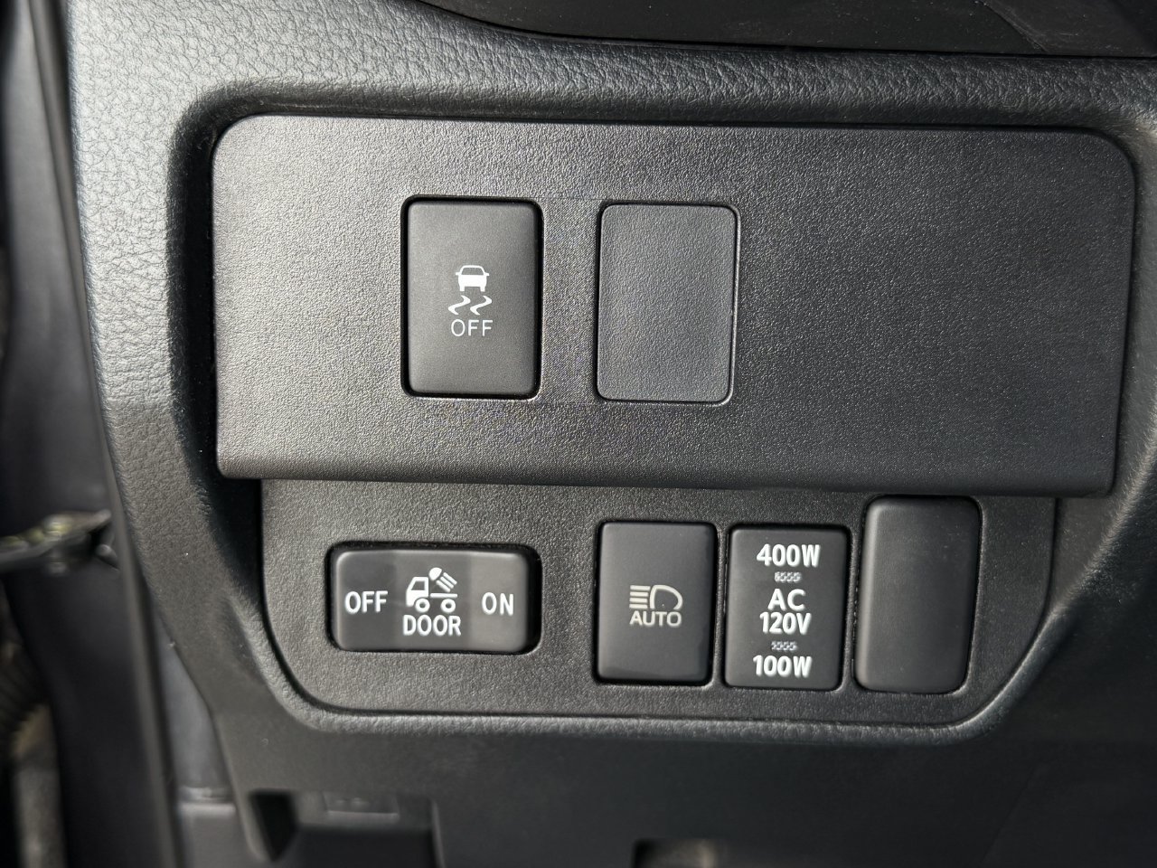 Used 2021 Toyota Tacoma TRD Off-Road w/ Technology Package AWD/4WD image 19