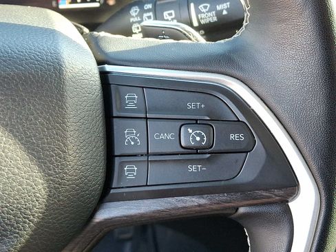 Used 2022 Jeep Grand Cherokee L Limited w/ Luxury Tech Group II AWD/4WD image 23
