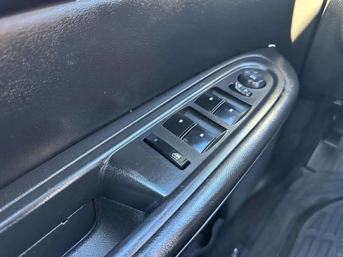 Used 2013 GMC Acadia SLE image 26