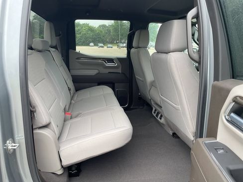 Used 2024 Chevrolet Silverado 1500 LT AWD/4WD image 36