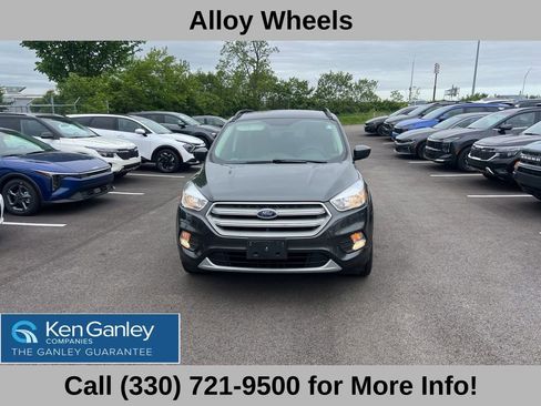 Used 2018 Ford Escape SE FWD image 2